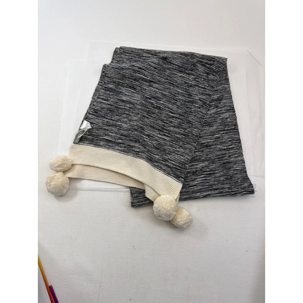 Darzzi knit scarf